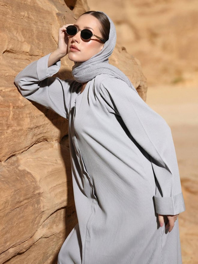 ISHIN Grey Relaxed Abaya with Crinkled Hijab - Image 2